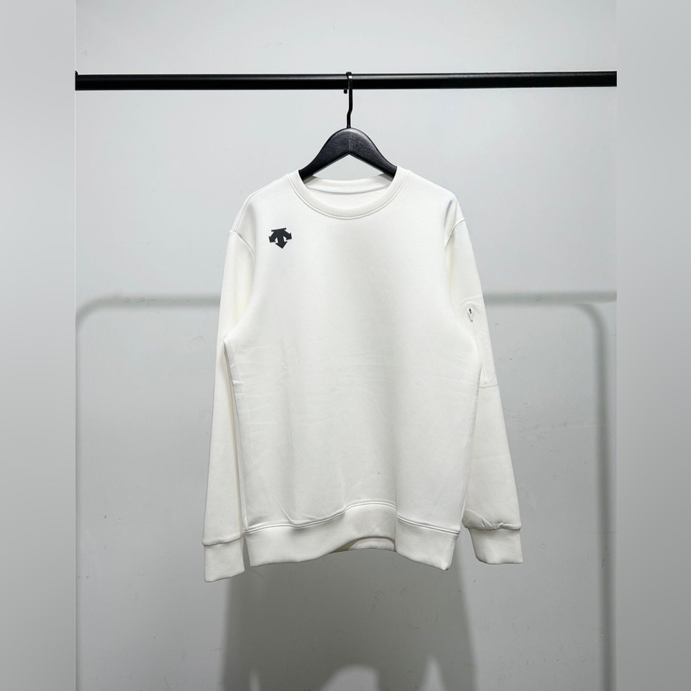 Descente White front small logo round collar sweater for both men and women